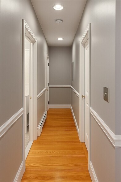 Building Photo - 21 Sanger St