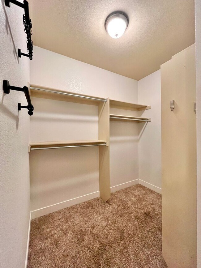 Building Photo - 3 Bedroom / 2.5 Bath Condo with 1 car attached garage in Fossil Lake Subdivision in Fort Collins, CO