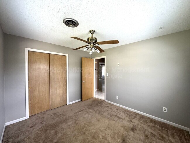 Building Photo - 903 Marscastle Ave