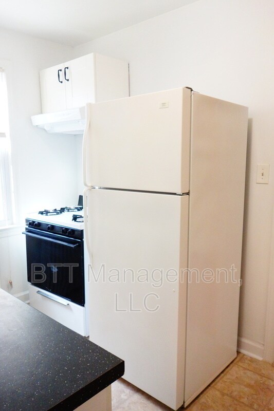 Building Photo - 812 Greenwood Cir