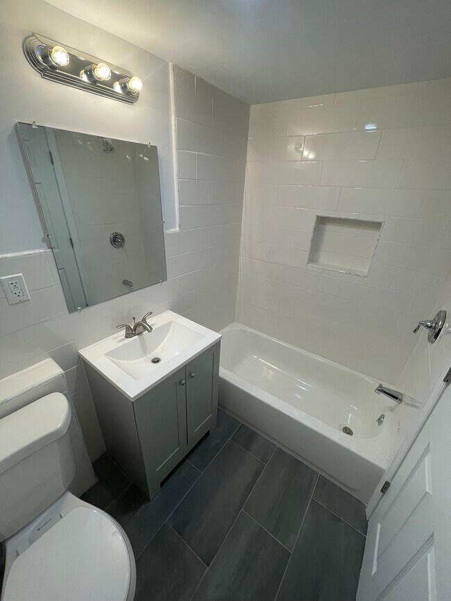 Building Photo - 604 Federal St