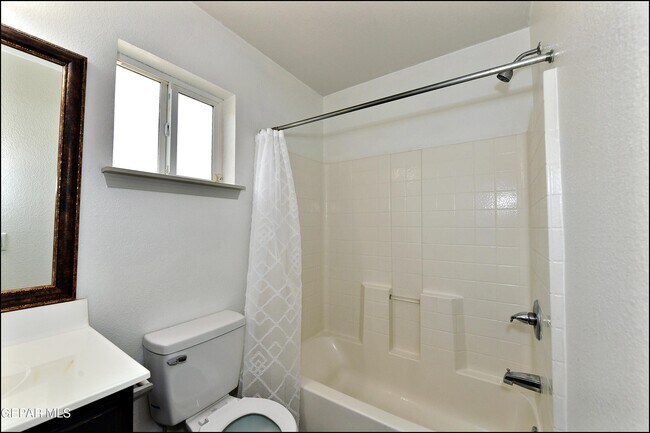 Building Photo - 872 Colbert Shapleigh Pl
