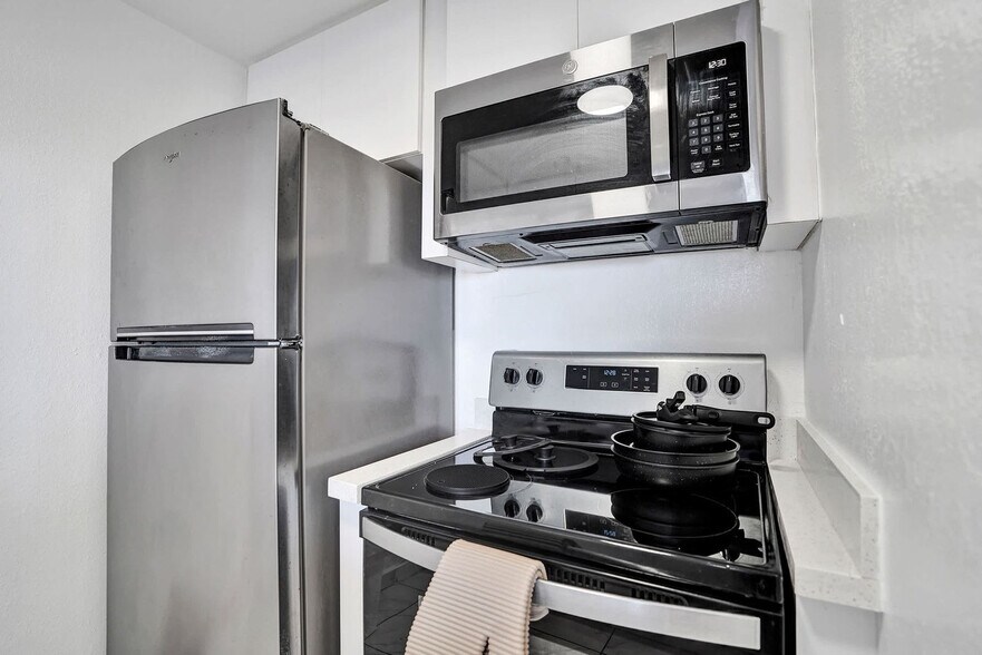 Building Photo - 777 NW 155th Ln