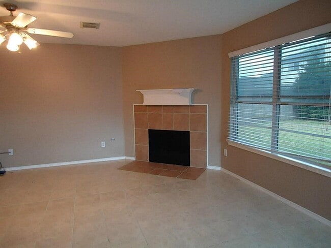 Building Photo - 11047 KNOBBLEY Oak Ct