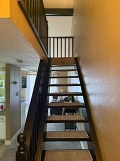 Building Photo - 27 Fall Creek Dr