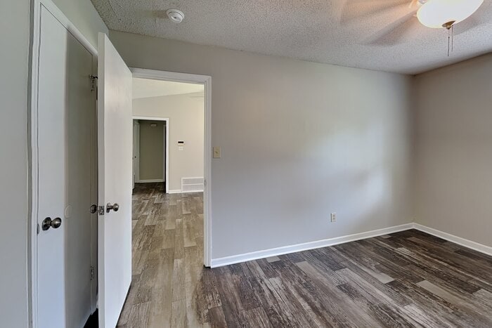 Building Photo - 2215 Medlin Ct
