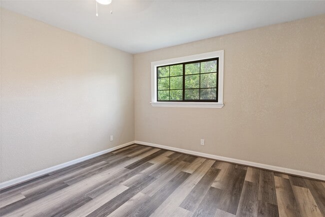 Building Photo - 10613 Chadwick St