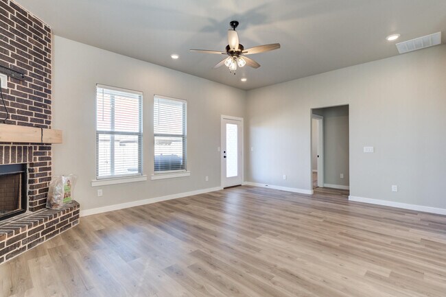 Building Photo - 1614 141st St