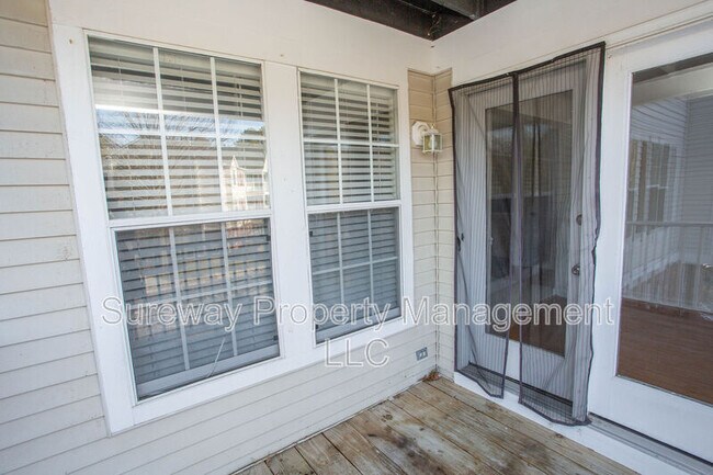 Building Photo - 67 Eldon Way