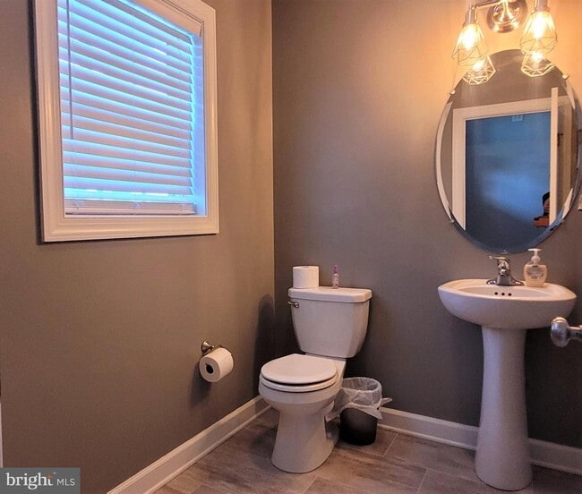 Building Photo - 252 Hightide Dr