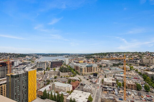Building Photo - Cosmopolitan Condominiums ~ South Lake Union
