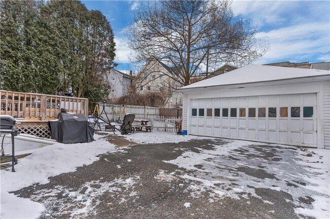 Building Photo - 52 Bellevue Ave