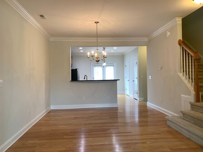Building Photo - PRIME LOCATION, 3 Bedrooms Suites Apex TH ...
