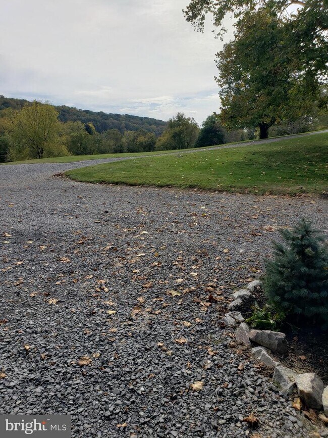 Building Photo - 70 Elk Run Estates Dr