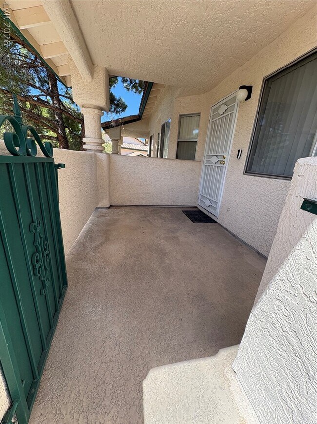 Building Photo - 7936 Decker Canyon Dr