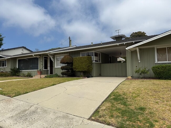 Building Photo - 1950's Ranch Style Home Above Ventura College