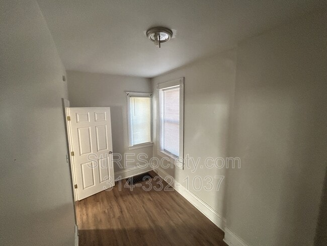 Building Photo - 227 Dover St