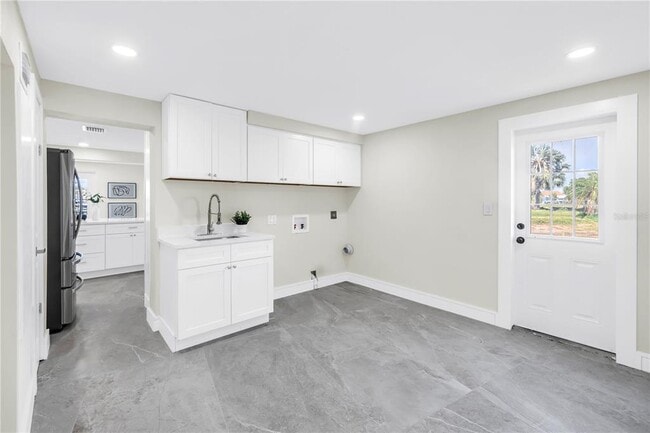 Building Photo - 17601 Sterling Terrace