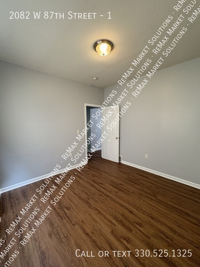 Building Photo - 2082 W 87th St