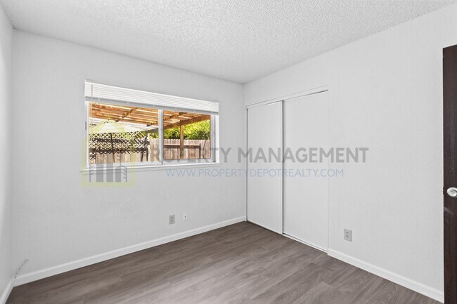 Building Photo - Charming 4-Bed, 2-Bath Home in Sacramento’...