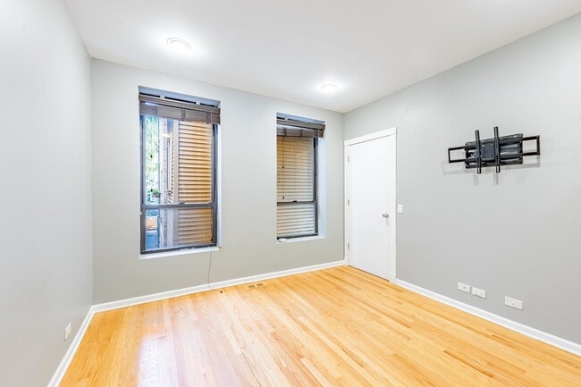 Building Photo - 1519 W Thomas St
