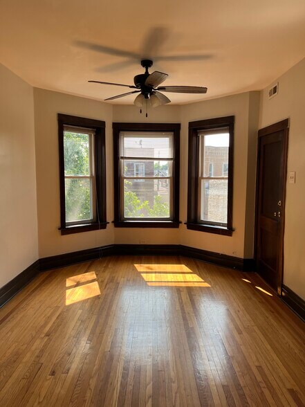 Building Photo - 1439 N Ridgeway Ave
