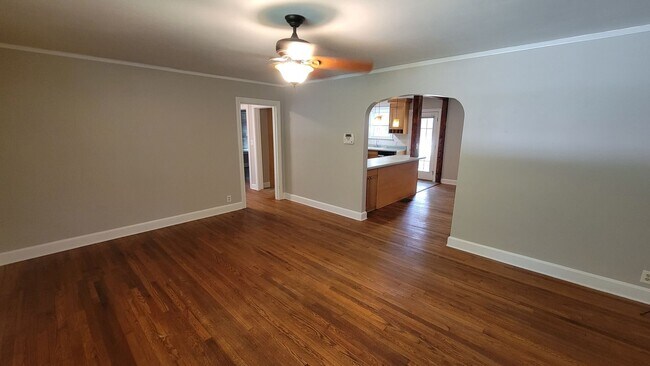 Building Photo - SEPTEMBER RENT SPECIAL! 2 Bed, 1 Bath Home Available in Greenville