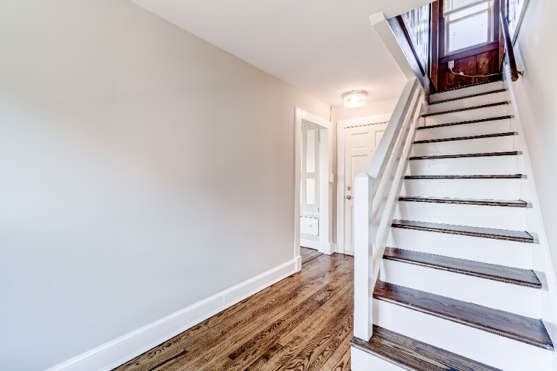 Building Photo - 206 Loudoun St SW