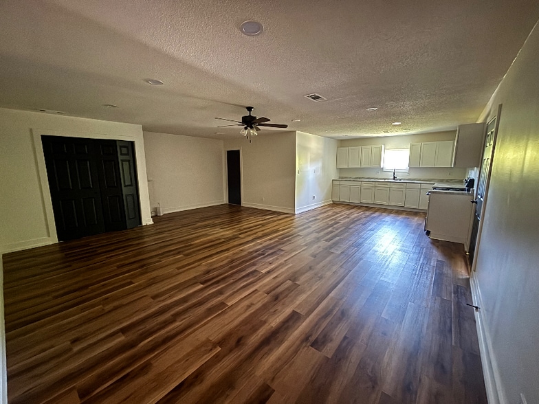 Building Photo - 295 Hill Chapel Rd