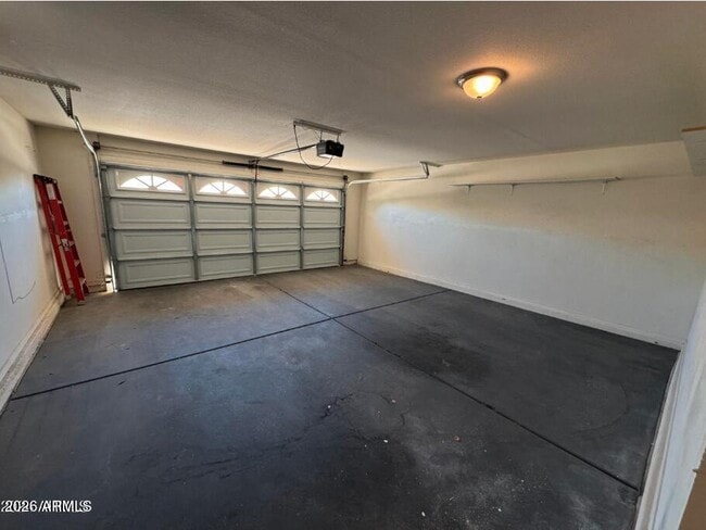 Building Photo - 1470 W Armstrong Way