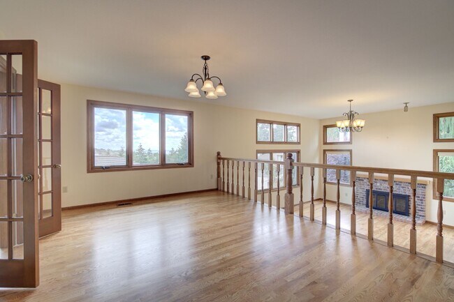 Building Photo - 5bd/3.5ba Bellevue House