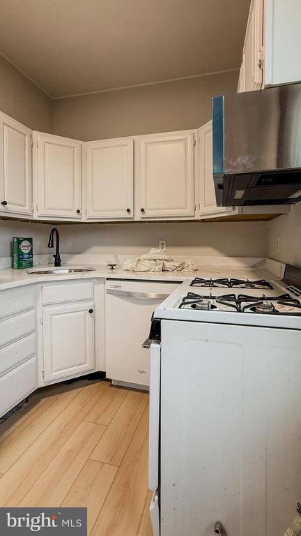 Building Photo - 165 E Mt Pleasant Ave