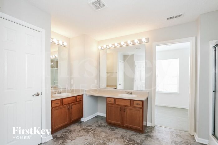 Building Photo - 4915 Birmingham Dr