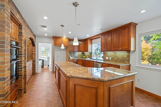 Building Photo - 287 Golden Fern Ct