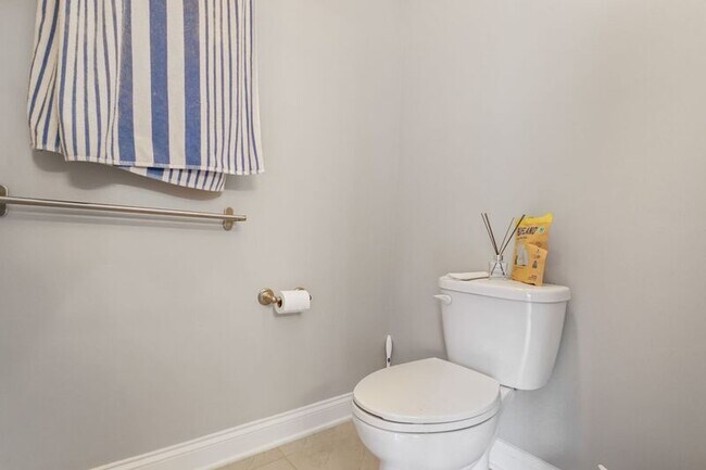 Building Photo - 9366 Alder Dr