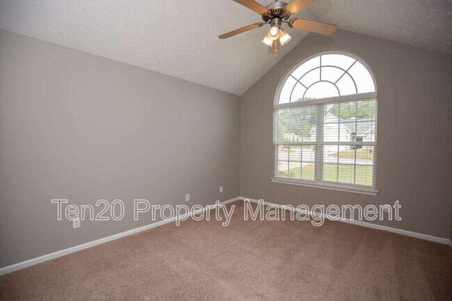 Building Photo - 6 Woodmere Ct