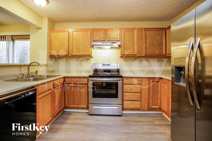 Building Photo - 3953 Highland Bluff Dr