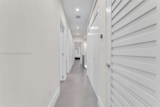 Building Photo - 3055 Carter St