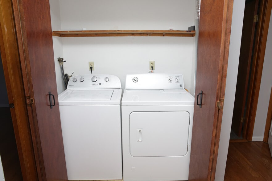 Building Photo - 23 Compton St