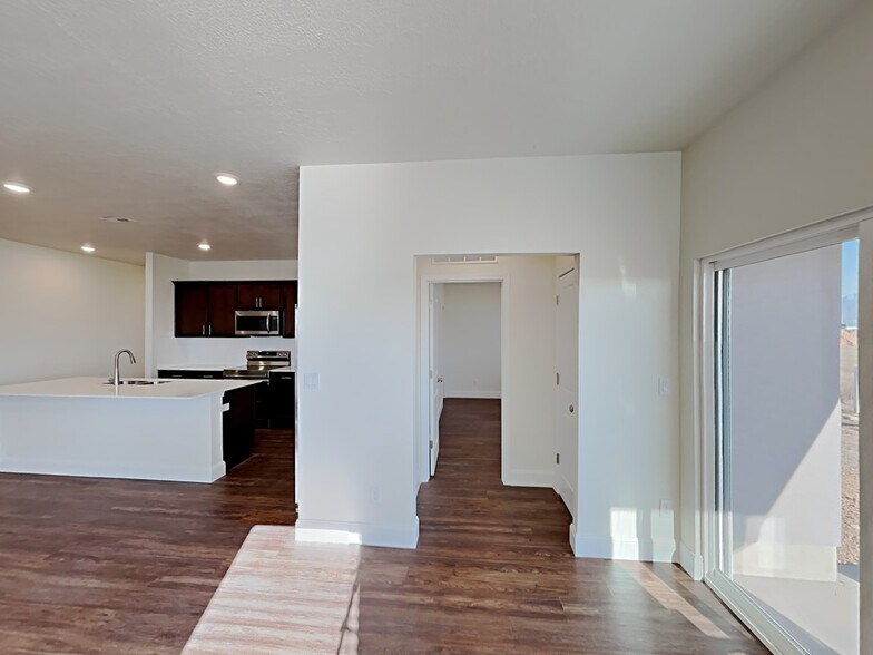 Building Photo - 3371 S 2580 W