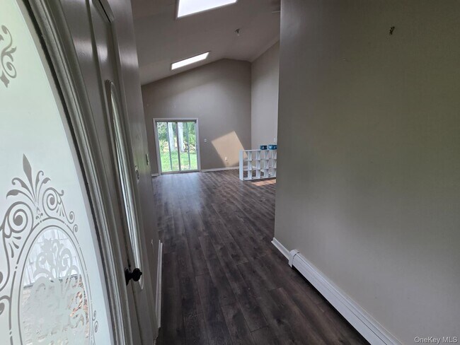 Building Photo - 25 Ruscitti Dr
