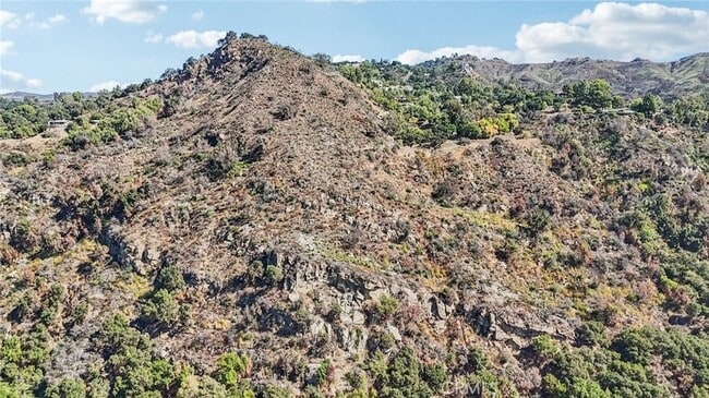 Building Photo - 432 Fernwood Pacific Dr