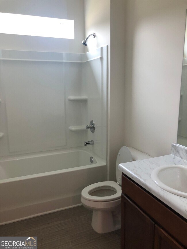 Building Photo - 1109 Day Dr