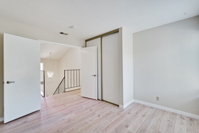 Building Photo - 6651 Bunker Hill Ct