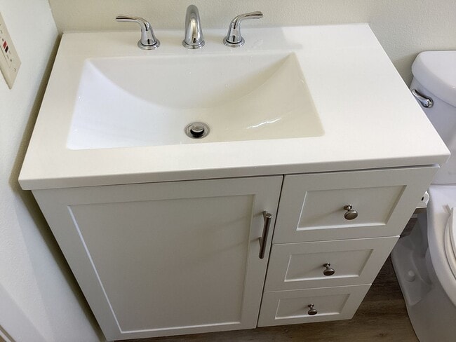 Building Photo - 1414 W Vassar Ave