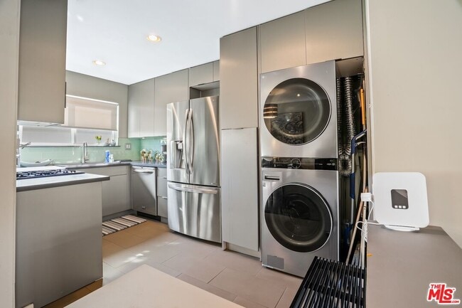 Building Photo - 1317 Stanford St