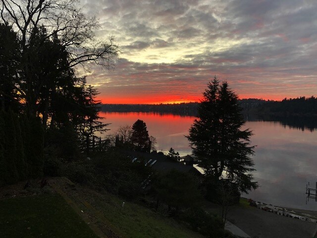 Sunset View - 7702 SE 58th St