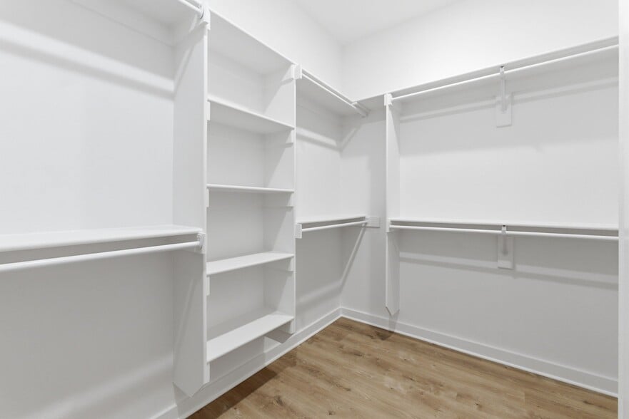 Building Photo - 5 St Asaph Dr