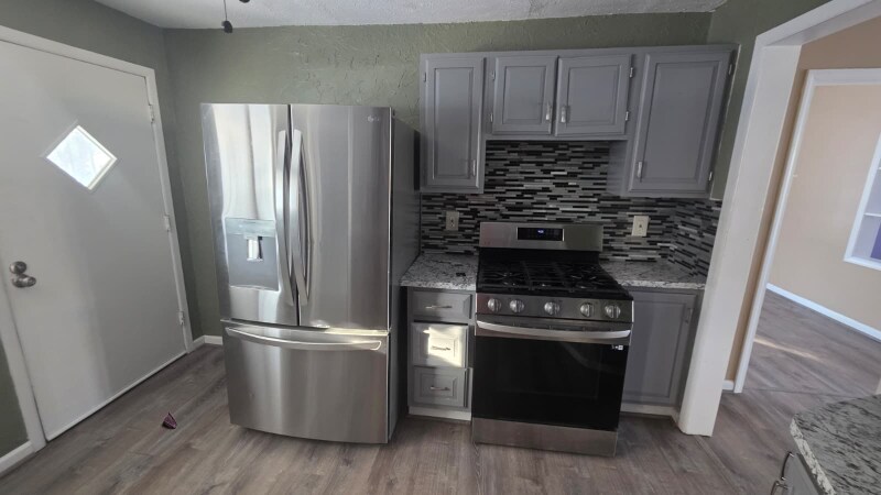 Building Photo - 270 W Glendale St