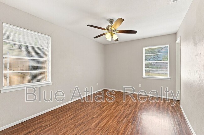 Building Photo - 3609 Galaxie Dr